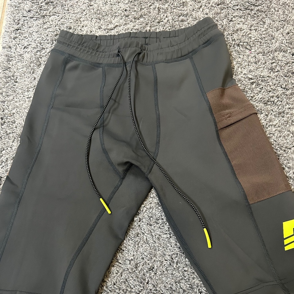 Praise endurance shorts